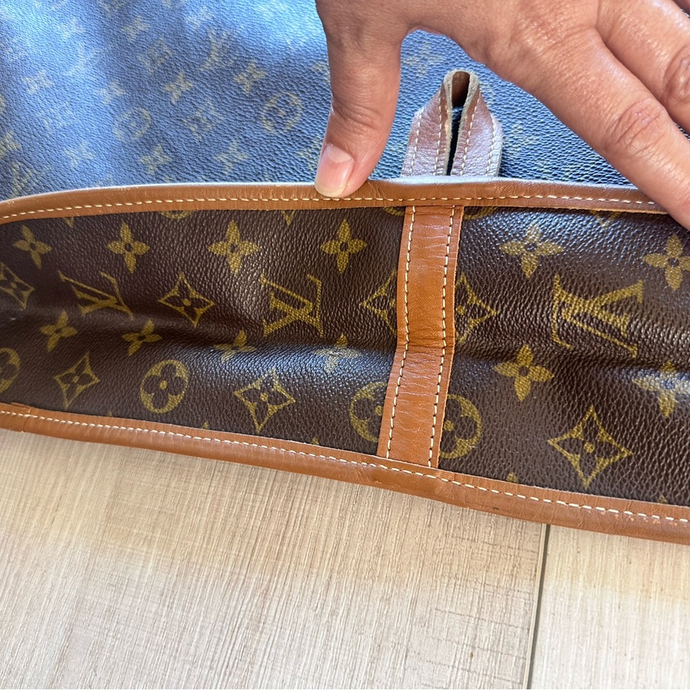 Extremely rare, vintage Louis Vuitton Monogram garment bag with side zippers. - Picture 7 of 16